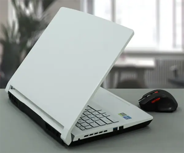 لپ تاپ ام اس ای 17.3 اینچی مدل Sword 17 A12UCX i5 12450H 8GB 512GB SSD RTX2050 3 بررسی پورتهای لپ تاپ گیمینگ A12UCX Msi