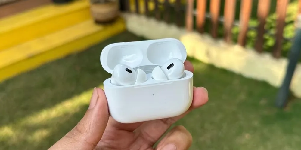 5 دلیل که چرا باید AirPods Pro 2 را به جای AirPods 4 بخریم