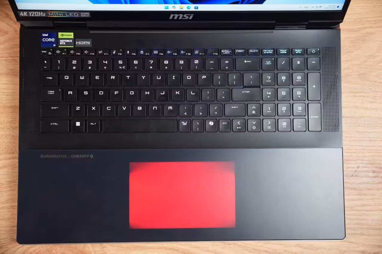 تاچ پد لپ تاپ MSI Titan 18 HX A14VIG 