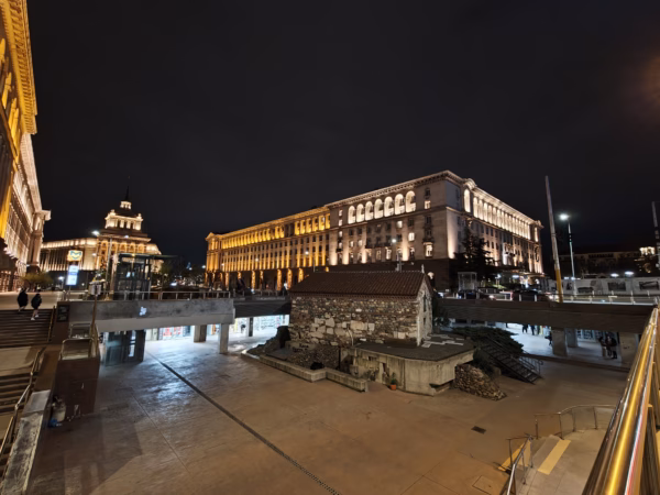 ultrawide camera of oppo find x8 ultra in night 2