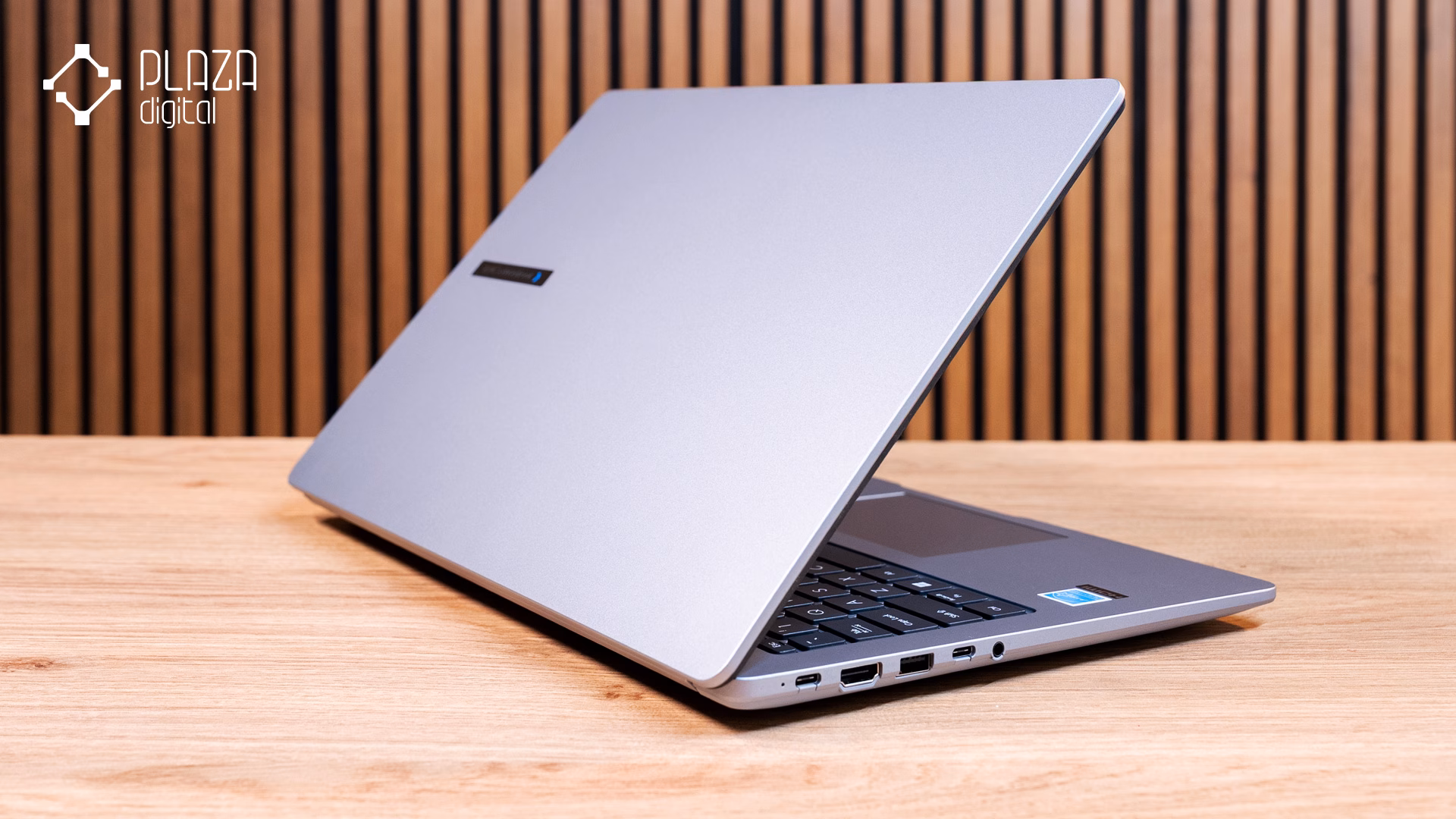 پورت های سمت چپ لپ تاپ ایسوس 15.6 اینچی مدل ExpertBook P1503CVA