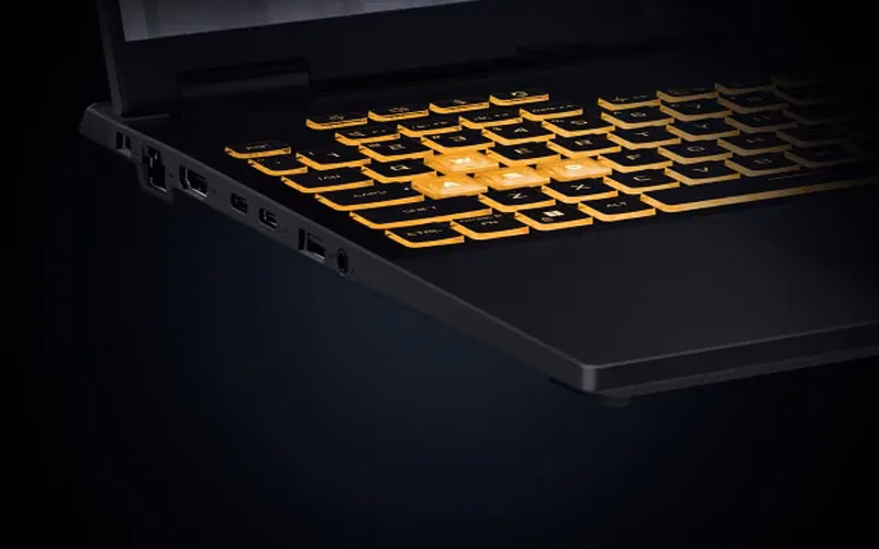 بررسی ASUS TUF Gaming F16 FX608JMR؛ قدرت بازی حرفه ای در قالبی مقرون به صرفه 18 پورت های سمت چپ لپ تاپ ایسوس FX608JMR