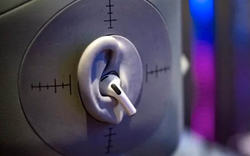 نحوه قرارگیری در گوش ایرپاد پرو ۳