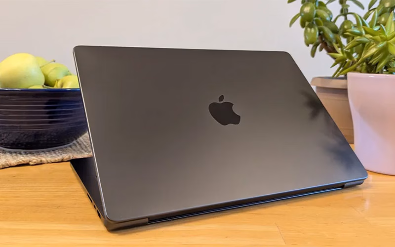بررسی کامل مک بوک پرو M5 8 بررسی طراحی کامل مک بوک پرو M5
