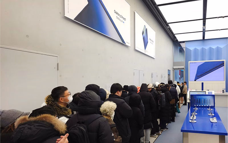 گلکسی Z TriFold سامسونگ با قیمت 2400 دلاری، در عرض چند دقیقه به فروش رفت! 5 فروش گلکسی Z TriFold سامسونگ با قیمت 2400 دلاری