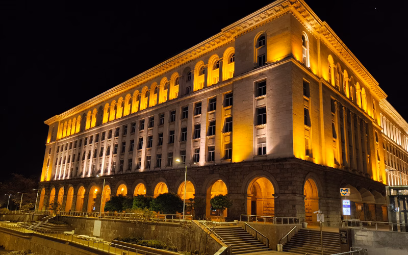 بررسی Nothing Phone (3a) Lite 27 دوربین در نور شب Nothing Phone 3a Lite