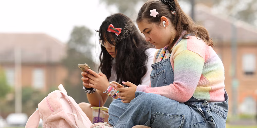 کشوری که شبکه های اجتماعی را برای افراد زیر ۱۶ سال ممنوع کرد