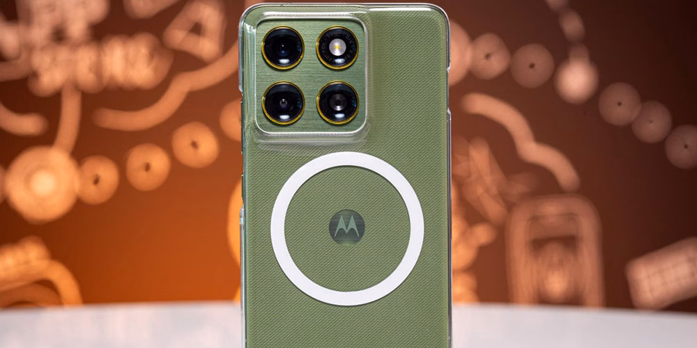 نقد و بررسی موتورولا Edge 70