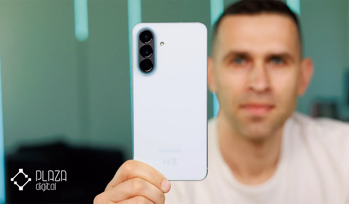 بررسی سامسونگ Galaxy A57؛ آیا این میانرده جدید سامسونگ ارزش خرید دارد؟ 12 Samsung Galaxy A57 4